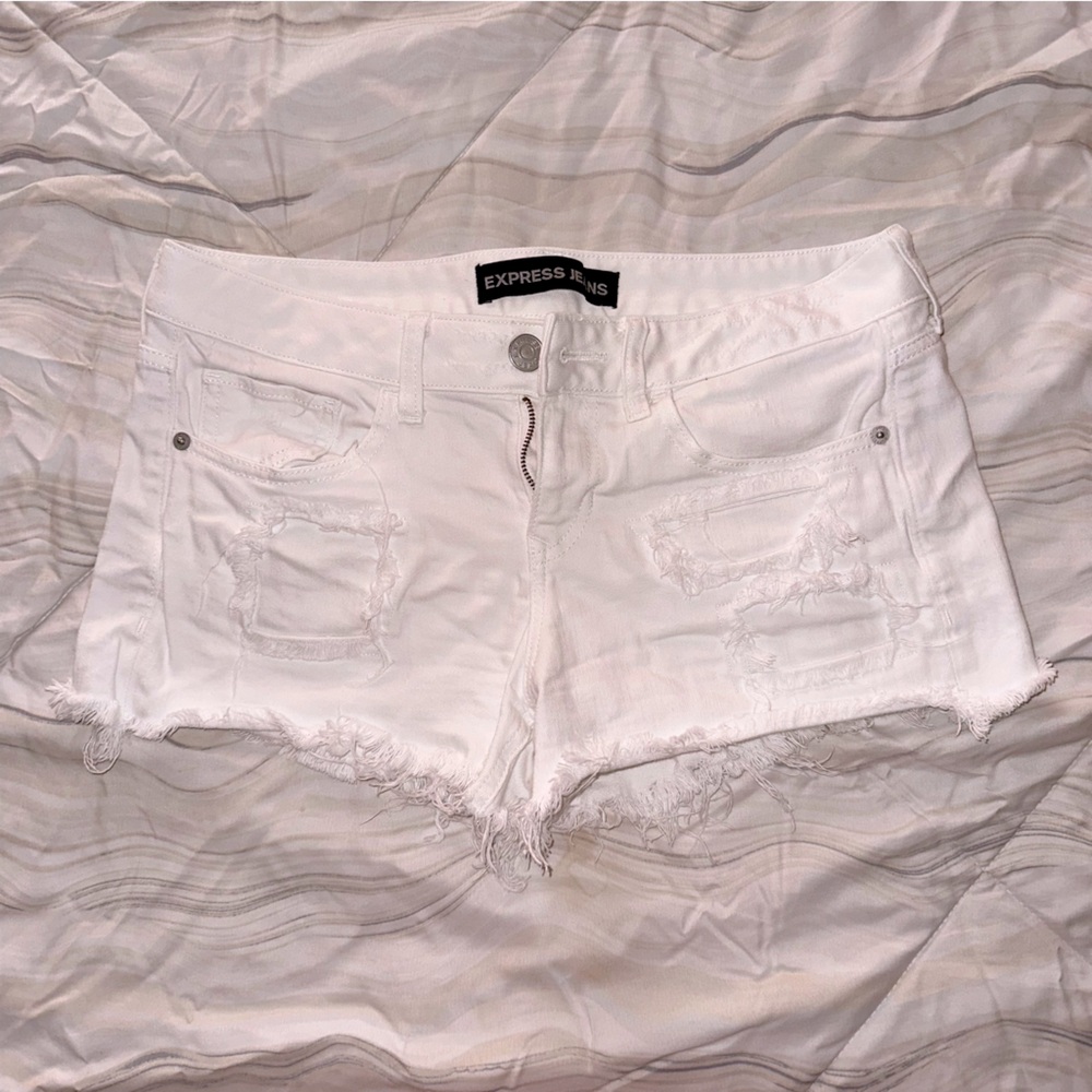 Express Women's White Frayed‎ Jean Shorts